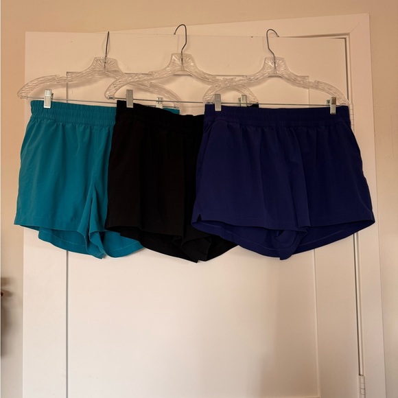 Athleta Pants - Athleta Women’s Weekender Athletic Shorts - Turquoise, Black & Navy size L